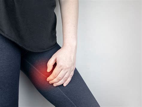 The thigh contains one major bone and many muscles, nerves, and arteries; damage, disruption or injury to any of its components can result in dully, achy thigh pain. . Painful lump on inner thigh near groin female